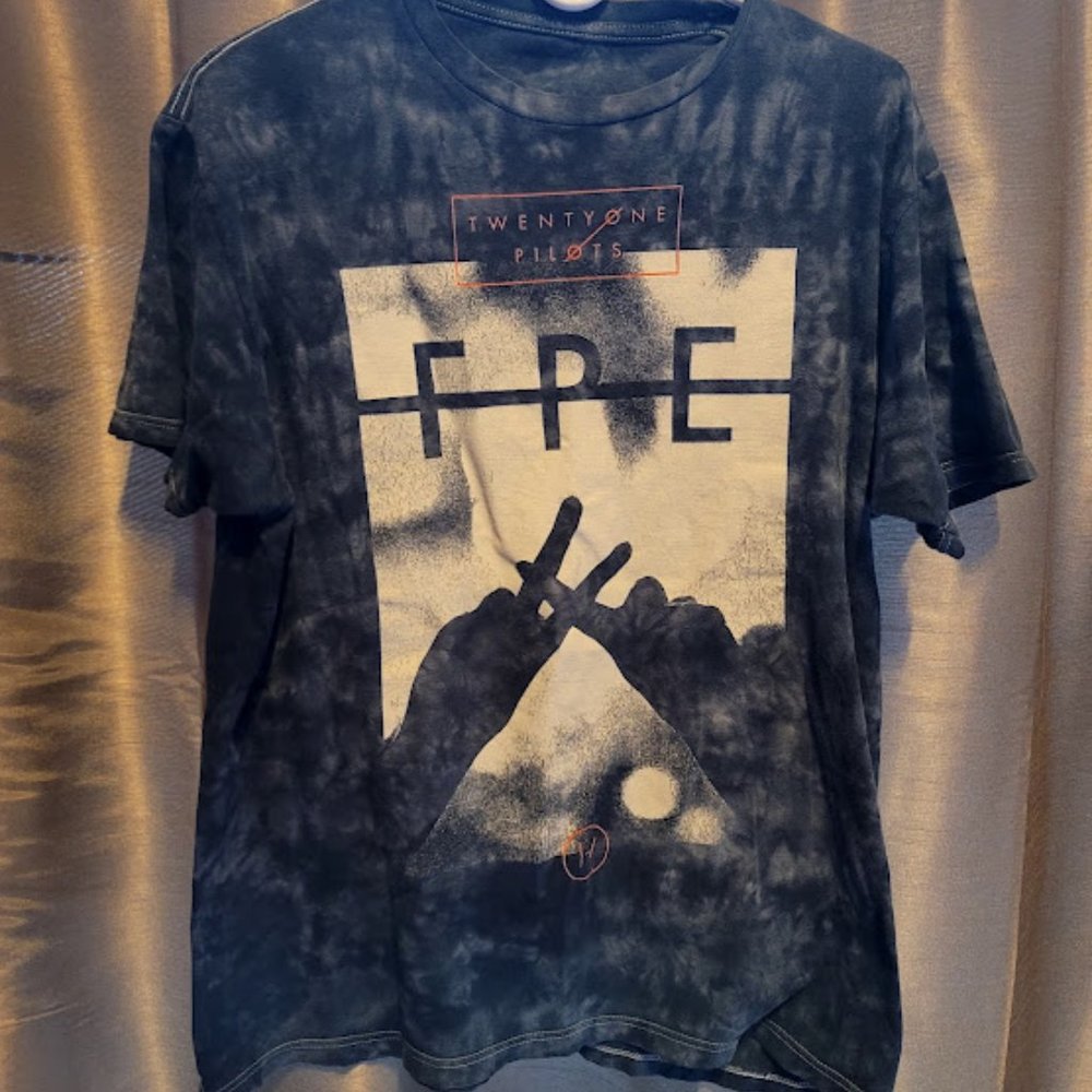 Twenty One Pilots Graphic T-Shirt, Size Large